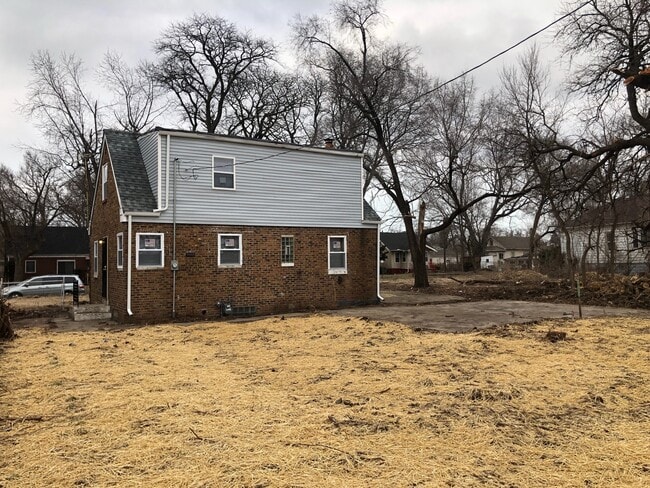 2551 W 12th Ave in Gary, IN - Building Photo - Building Photo