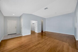 7533 Terrace River Dr in Tampa, FL - Building Photo - Building Photo
