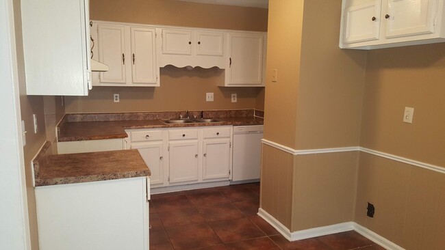 4010 Friendly Way in Memphis, TN - Building Photo - Building Photo