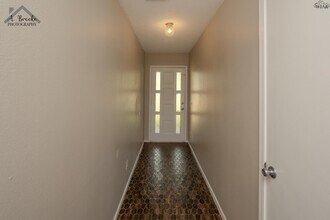 1118 Crescent Ln in Wichita Falls, TX - Foto de edificio - Building Photo