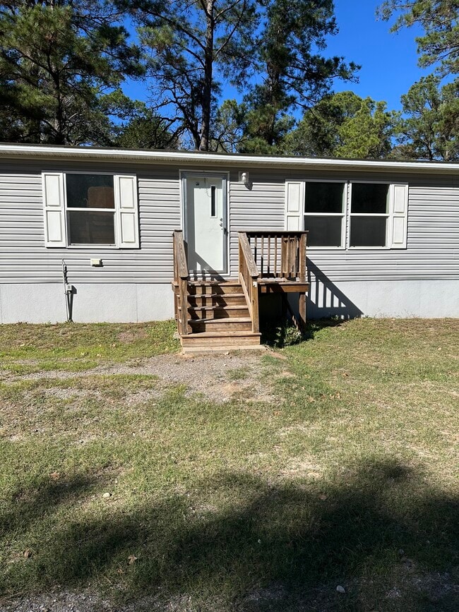 380 Pine Tree Loop, Unit Unit B in Bastrop, TX - Foto de edificio - Building Photo