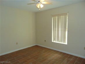 615 Lhommedieu St in Lehigh Acres, FL - Foto de edificio - Building Photo