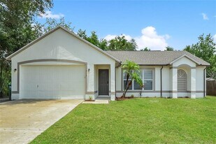 915 Leeward Dr in Deltona, FL - Building Photo