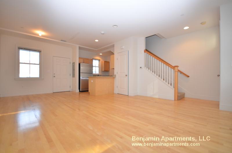 115 2nd St, Unit 106 in Cambridge, MA - Building Photo