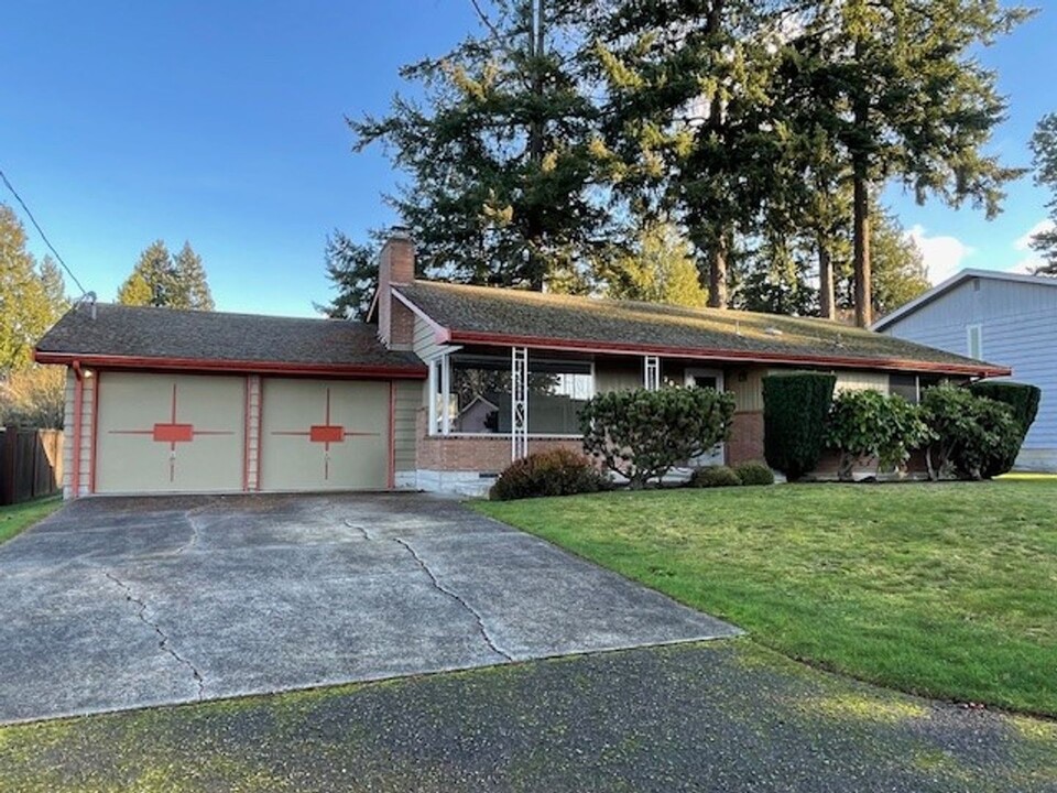 707 10th Pl S in Edmonds, WA - Building Photo