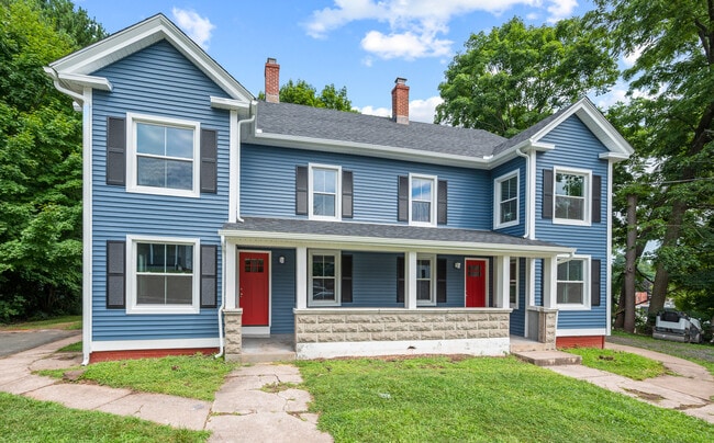 17 Locust St, Unit 17A in Manchester, CT - Building Photo - Building Photo