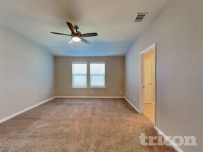 13547 Emerson Wy in Saint Hedwig, TX - Building Photo - Building Photo