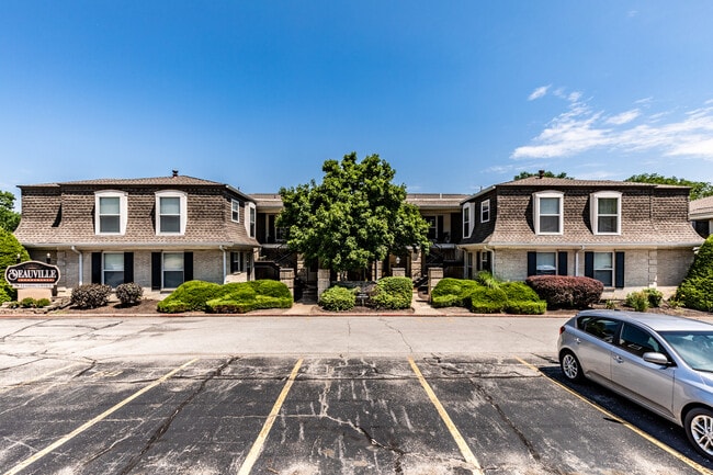 Deauville in Prairie Village, KS - Foto de edificio - Building Photo