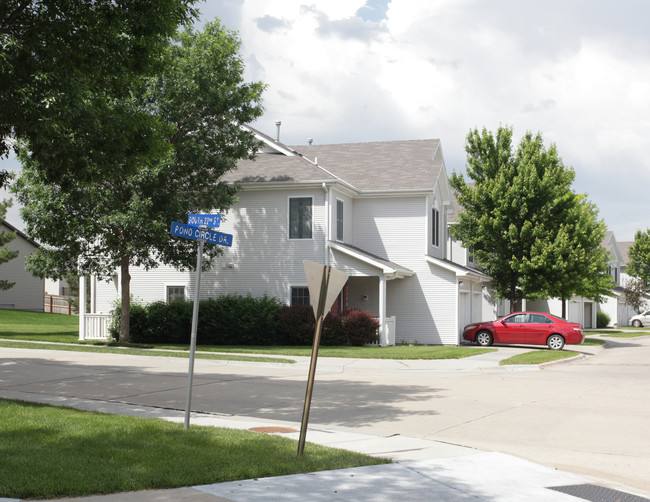 Wood Bridge Apartments in Lincoln, NE - Foto de edificio - Building Photo