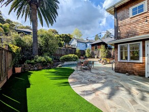 115 Sunnyside Ave in San Anselmo, CA - Building Photo - Building Photo