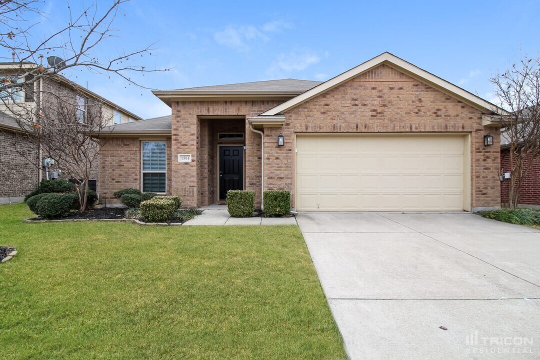1504 Rosson Rd in Little Elm, TX - Building Photo