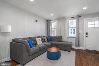 2012 Pierce St in Philadelphia, PA - Building Photo - Building Photo