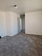 1612 Garwood Dr in Pueblo, CO - Foto de edificio - Building Photo