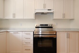 229 Lord Elgin Ln in Bowmanville, ON - Building Photo - Building Photo