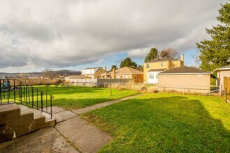 65 Palace Ave in Mckees Rocks, PA - Building Photo - Building Photo