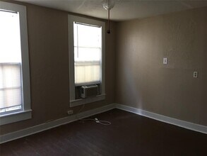 1814 Ave M 1/2-Unit -6 in Galveston, TX - Building Photo - Building Photo