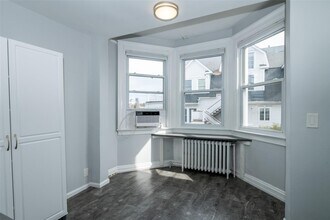 3 Harbor Ln in New Rochelle, NY - Building Photo - Building Photo