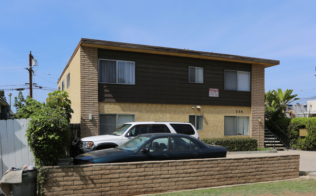 226 Garrett Ave in Chula Vista, CA - Foto de edificio - Building Photo