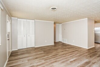 1860 Suwanee Ridge Ct NW in Lawrenceville, GA - Foto de edificio - Building Photo