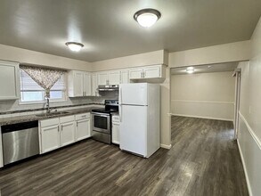 3115 W Santa Ana Ave in Fresno, CA - Building Photo - Building Photo