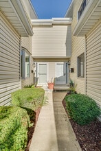 1640 Hilton Head Dr in Naperville, IL - Building Photo - Building Photo