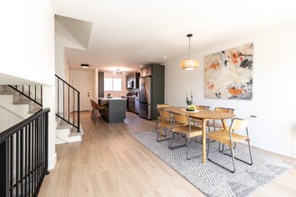 5711 W 92nd Ave in Westminster, CO - Foto de edificio - Building Photo