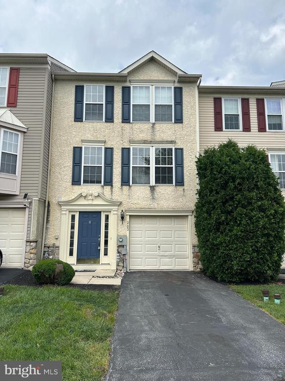 203 Fox Trail