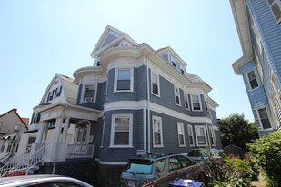 14 Magnolia Sq, Unit 3 in Boston, MA - Building Photo