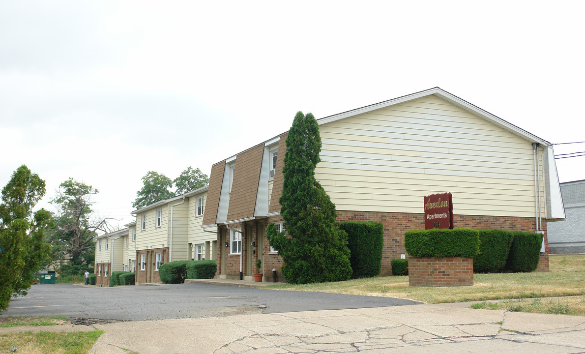 Averlon Apartments in Erie, PA - Foto de edificio