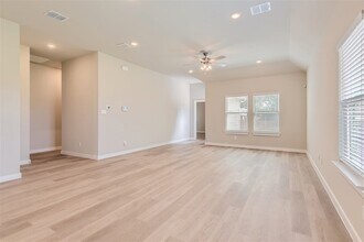 4702 Deadwood Dr, Unit B200 in Forney, TX - Building Photo - Building Photo