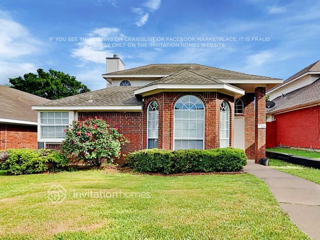 property at 726 W Willow Oak Dr