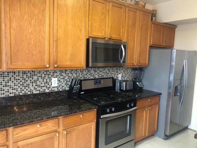 12853 Murphy Grove Terrace in Clarksburg, MD - Building Photo - Building Photo