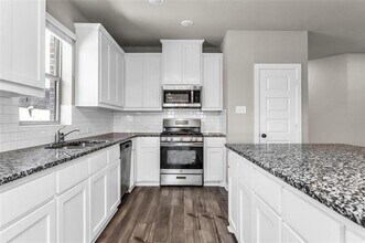 106 Camelia St in Garland, TX - Building Photo - Building Photo