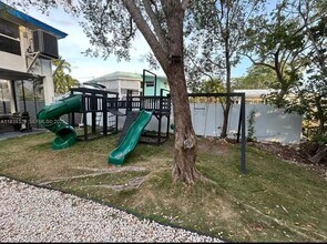 350 Hazel St in Key Largo, FL - Building Photo - Building Photo