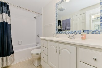 49 Hancock St, Unit 2 in Boston, MA - Foto de edificio - Building Photo