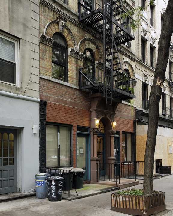 220 E Tenth St in New York, NY - Building Photo