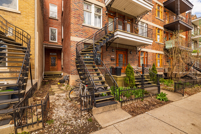 6531-6539 Molson St in Montréal, QC - Building Photo - Building Photo