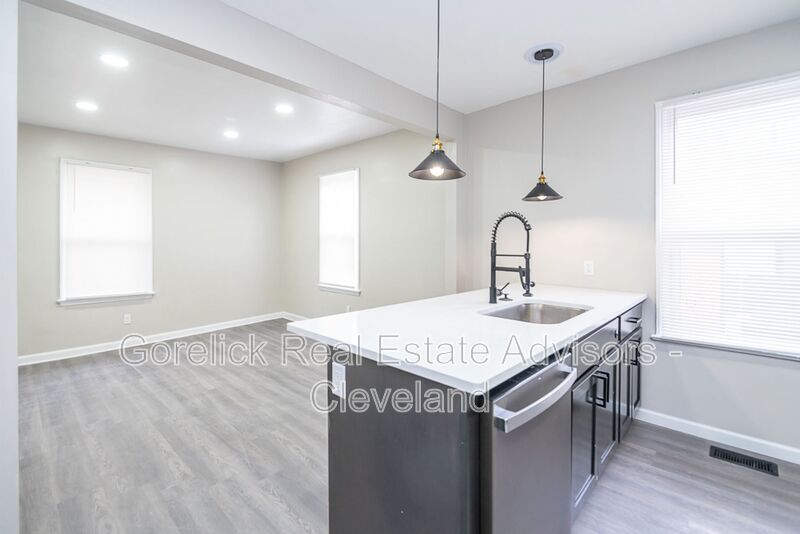 2158 Murray Hill Rd in Cleveland, OH - Building Photo
