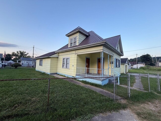 property at 552 Main St