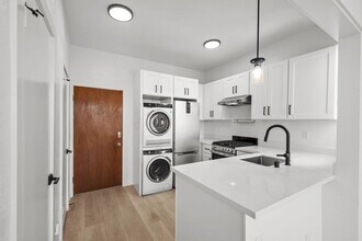 1450 Castro St in San Francisco, CA - Building Photo - Building Photo