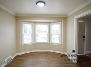 Fully Renovated 3-Bedroom Home – Move-In Ready for You! in Detroit, MI - Foto de edificio - Building Photo