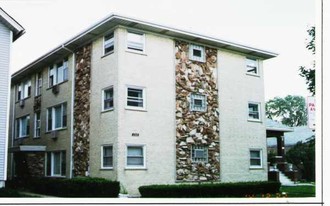 2331 N Sayre Ave Apartamentos