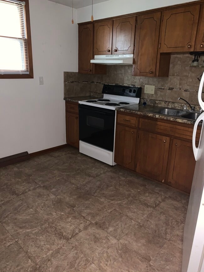 607 Blaine St, Unit 2 in Norfolk, NE - Foto de edificio - Building Photo