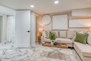 2332 Allison Rd in University Heights, OH - Building Photo