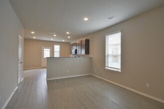 24730 Winema Wds Ln in Huffman, TX - Foto de edificio - Building Photo