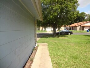 901 Ken St, Unit B in Austin, TX - Building Photo - Building Photo