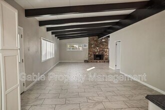 17197 Sierra Hwy in Santa Clarita, CA - Building Photo - Building Photo