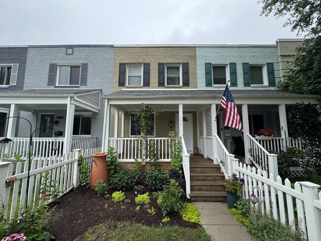 property at 156 Lynhaven Dr