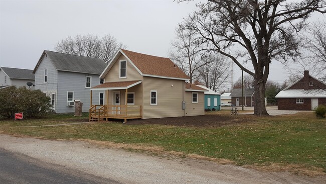 property at 623 N 7th Ave