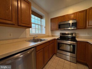 3620 38th St NW in Washington, DC - Foto de edificio - Building Photo